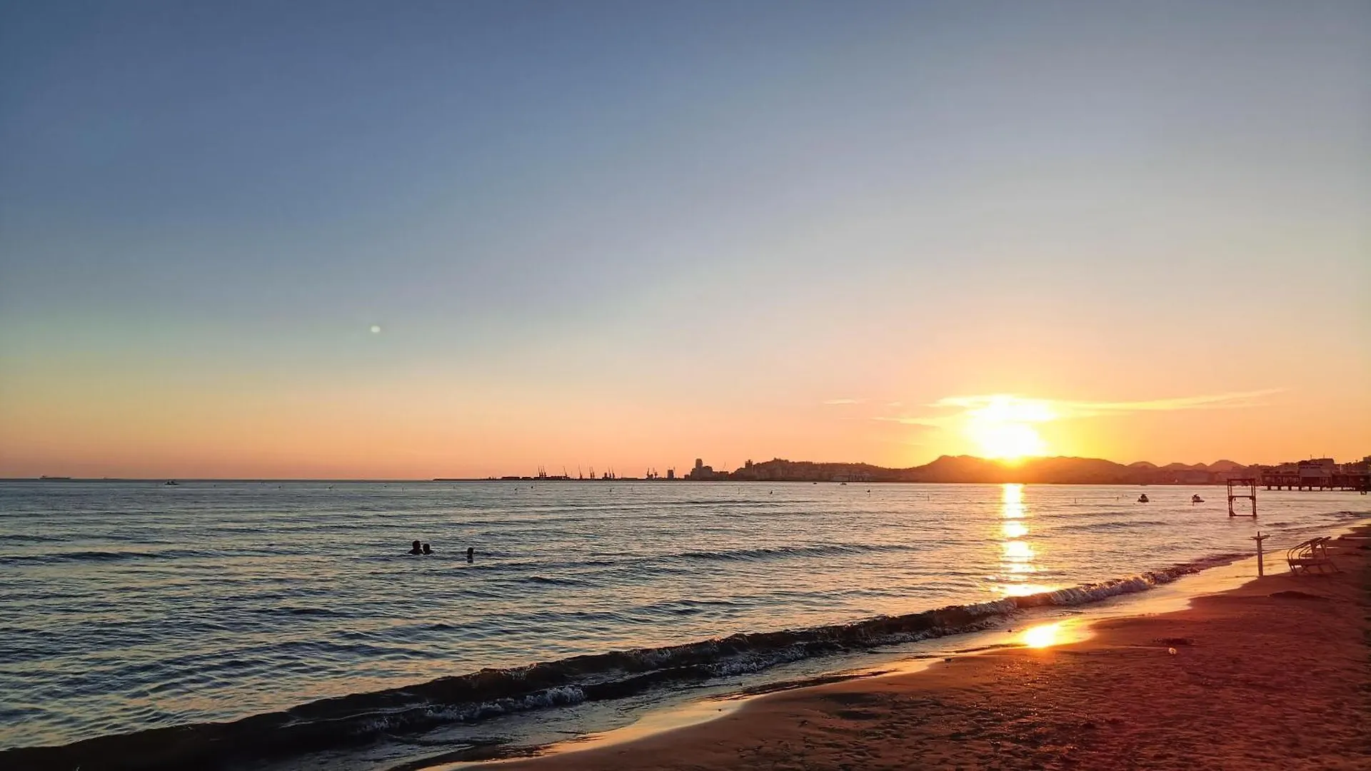 Albi Apartment Durres 0*,