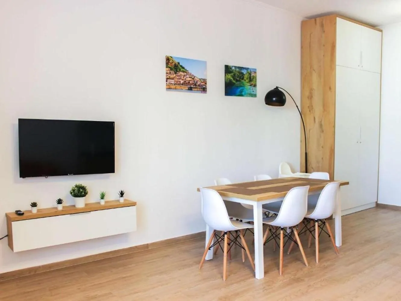 Albi Apartment Durres 0*,  Albania